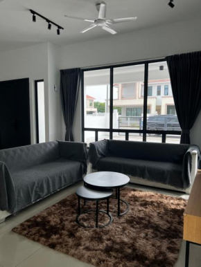 Semi-D Home In Banting - 5 Mins To Pantai Morib - Tanjung Sepat